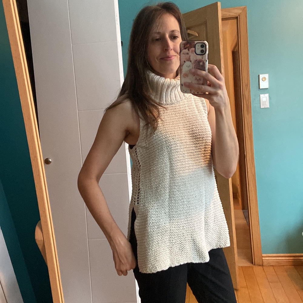 Billabong turtle neck sweater
